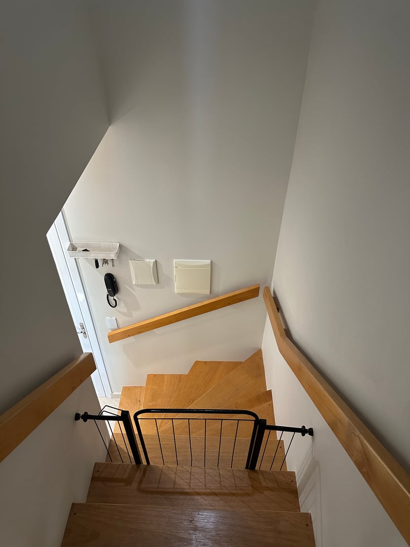 SOBRADO TRIPLEX SEMIMOBILIADO EM NOSSA SENHORA DA SAÚDE — foto 18