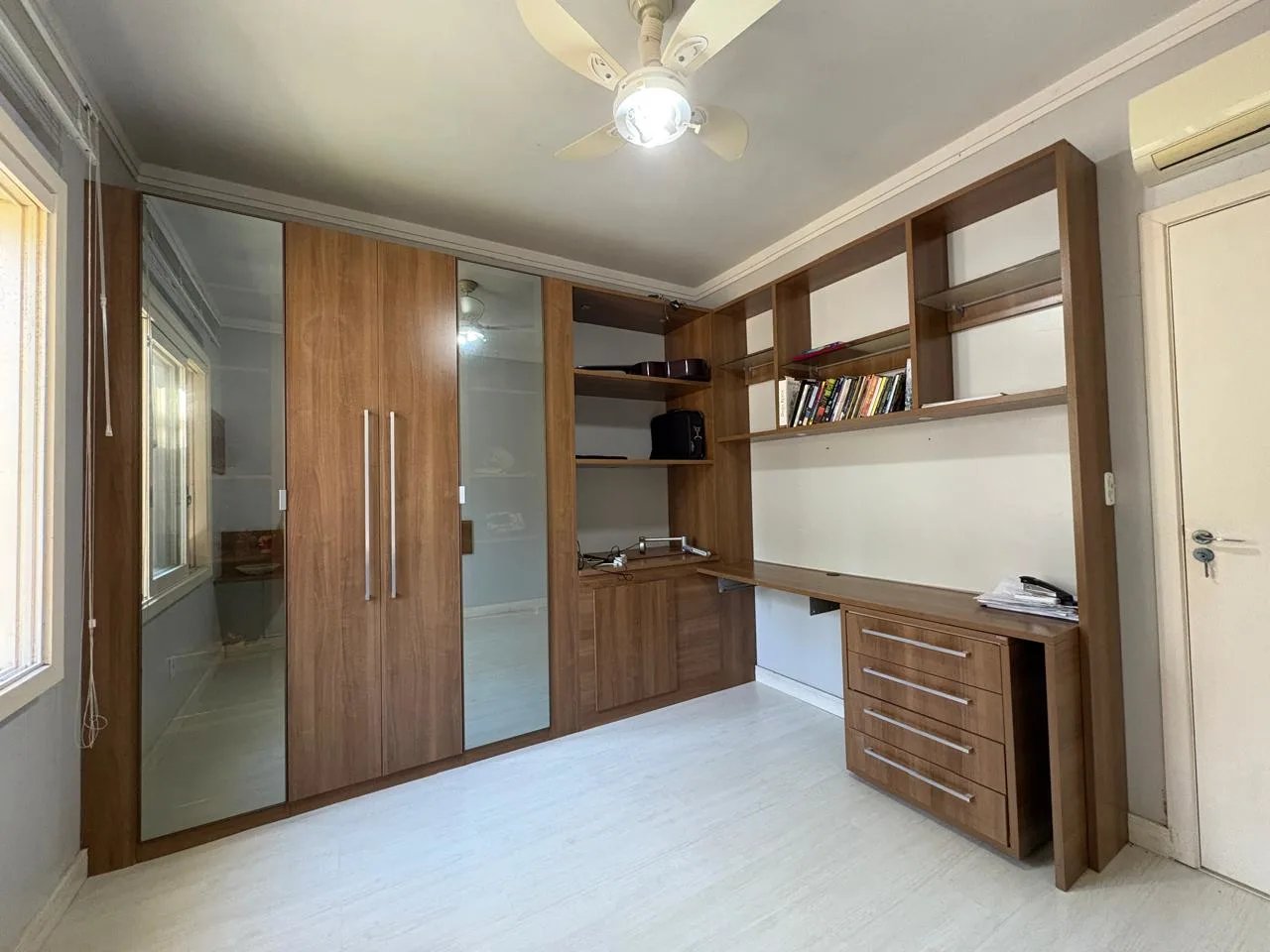 Casa Térrea de 03 Dormitórios C/ 01 Suíte, com Salão de Festas e Piscina  - Foto 12