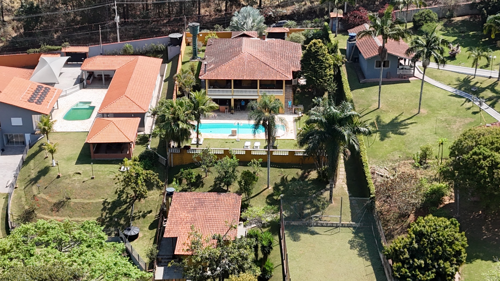 Chácara com 4 dorms, Dona Catarina, Mairinque - R$ 1.6 mi, Cod: CH-1051