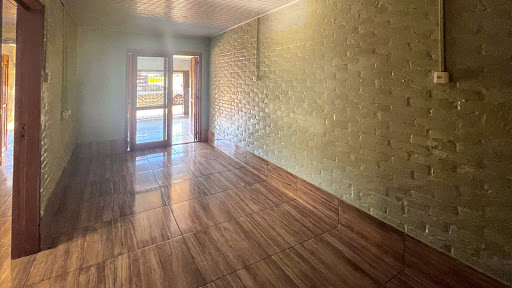 Casa no Santa Vitória com 2 dormitórios e pátio com piscina - Foto 12