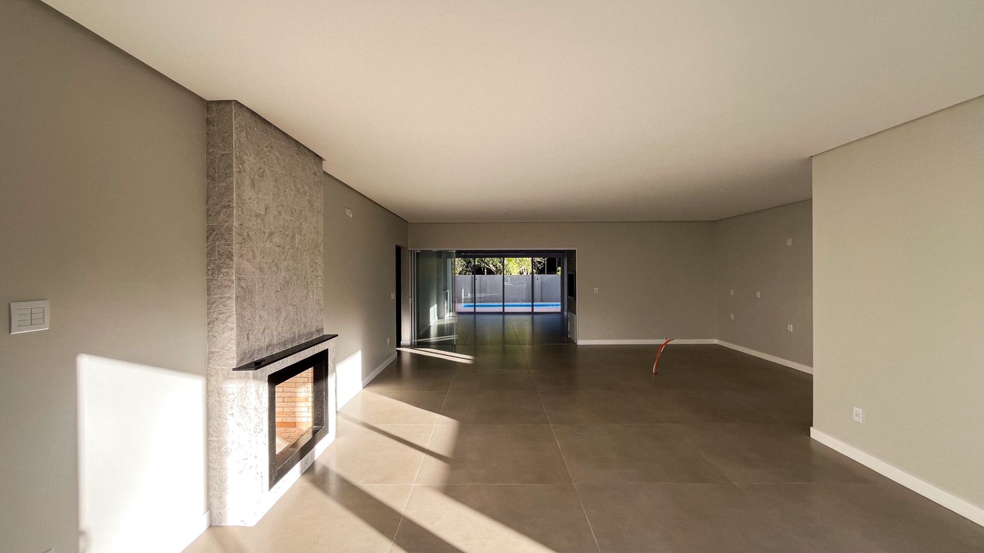 Casa no Royal Country com 3 Dormitórios, Suíte e Piscina. - Foto 8