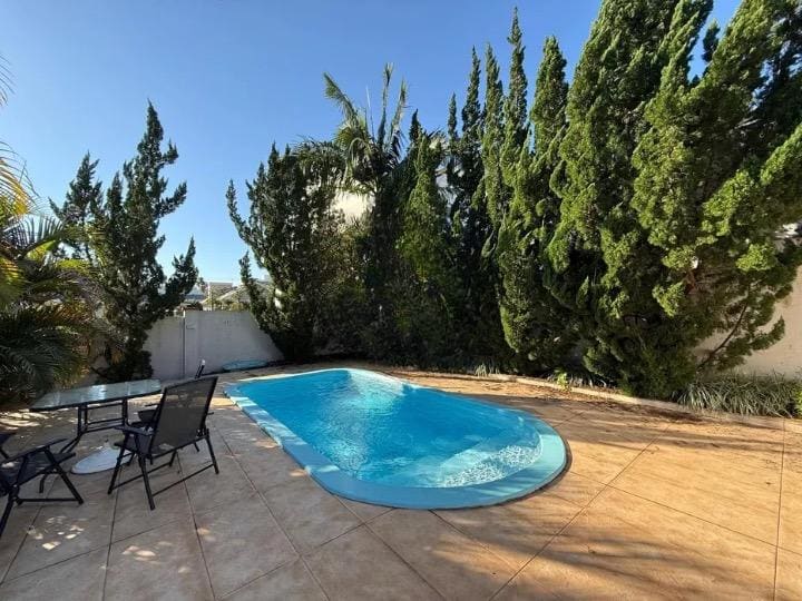 Casa Térrea de 03 Dormitórios C/ 01 Suíte, com Salão de Festas e Piscina  - Foto 17