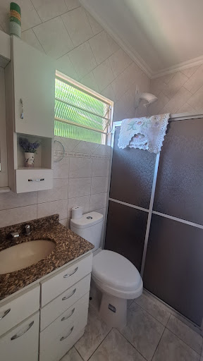 Casa na Avenida com 3 dormitórios e amplo pátio com Piscina - Foto 21