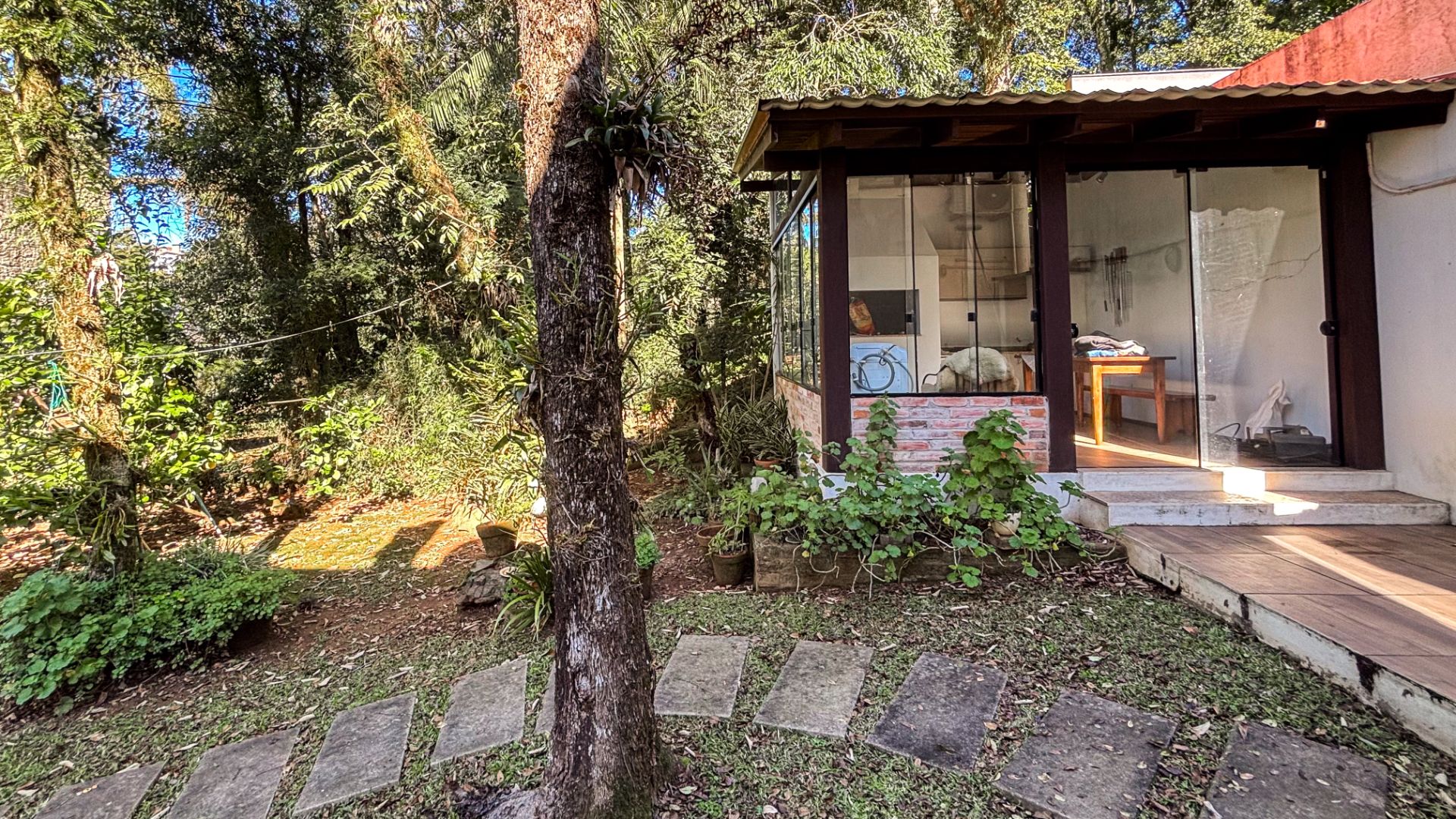Excelente casa no Jardim Hortênsias - Foto 4