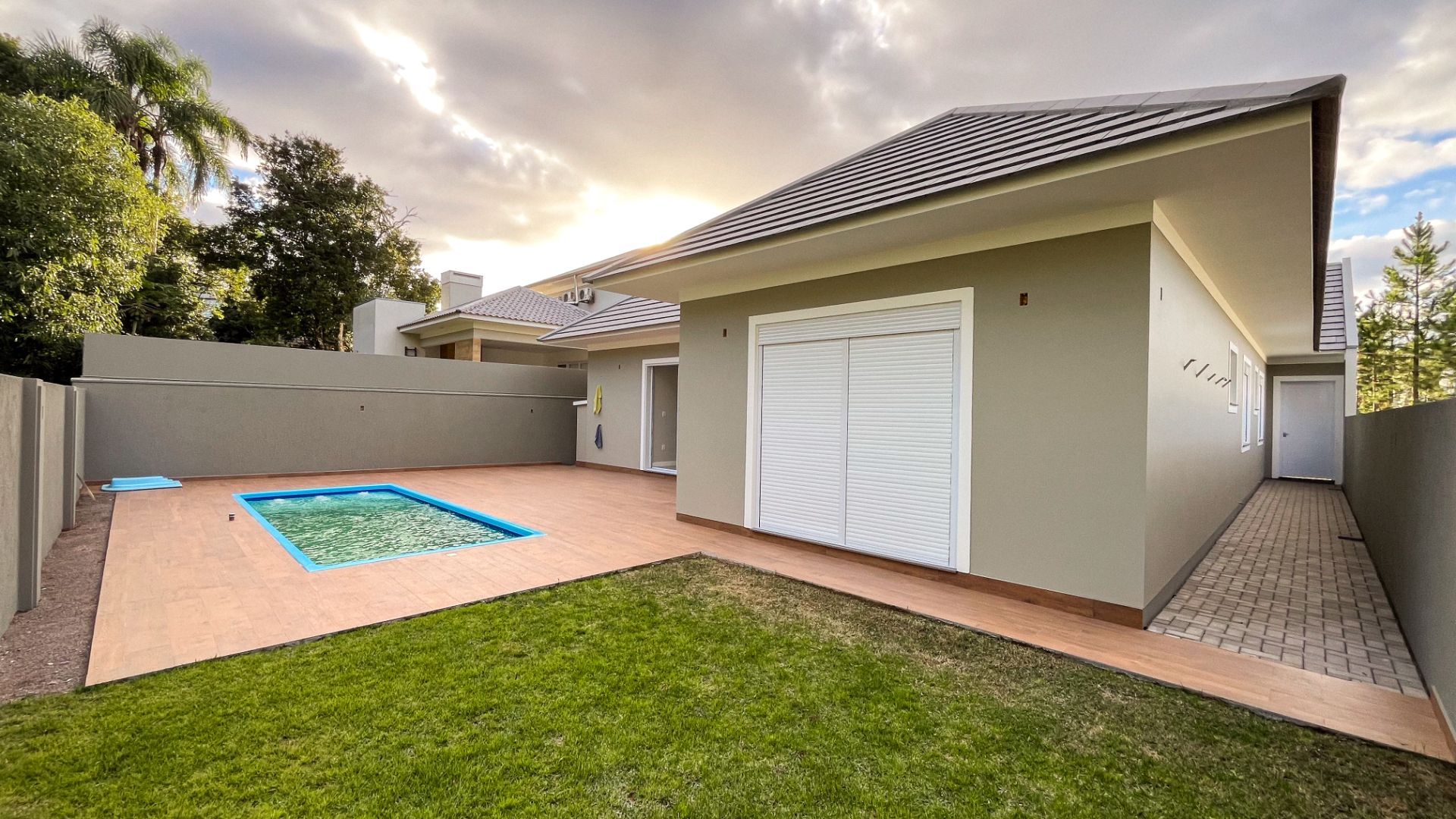 Casa no Royal Country com 3 Dormitórios, Suíte e Piscina. - Foto 18