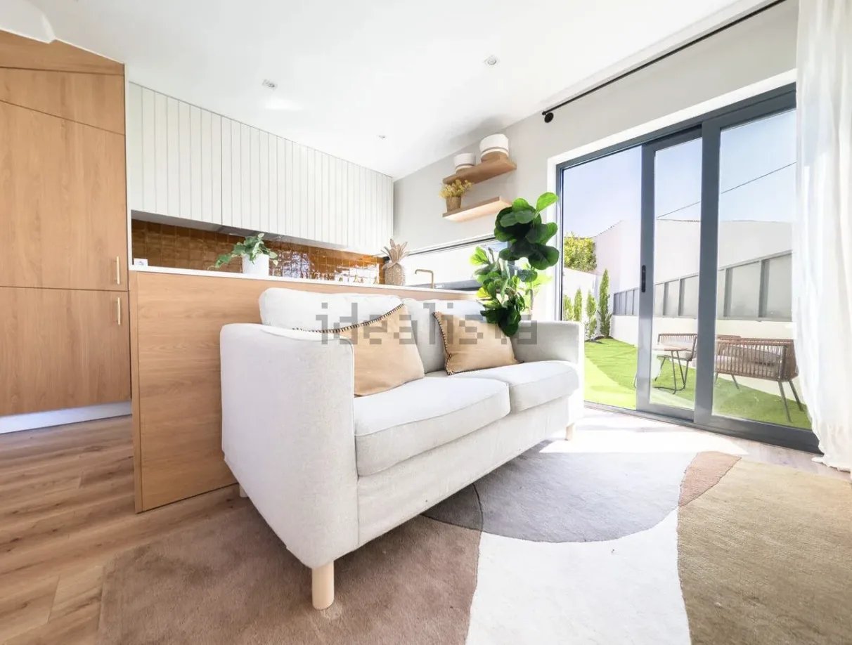 CASA - 33558459