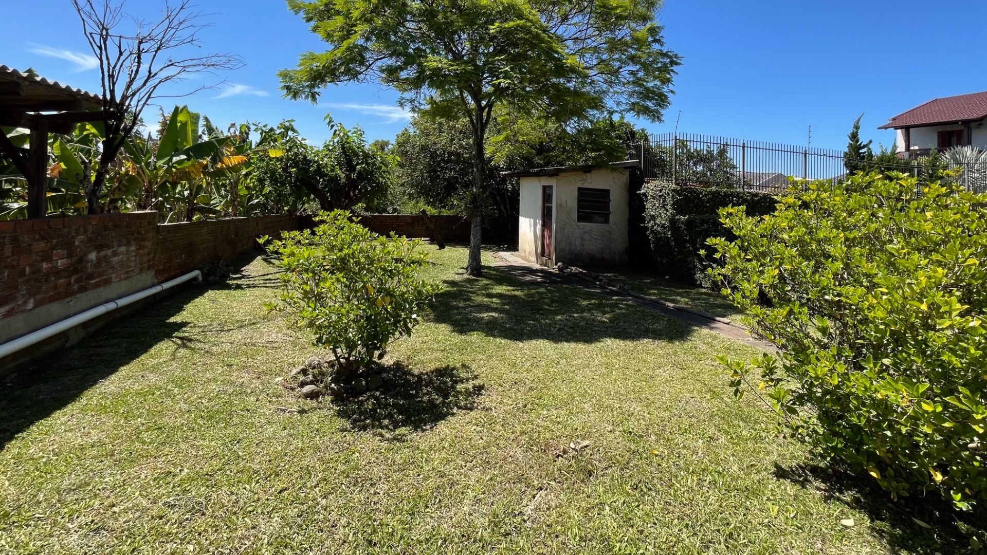 Casa no Goiás com 3 dormitórios e amplo pátio - Foto 21