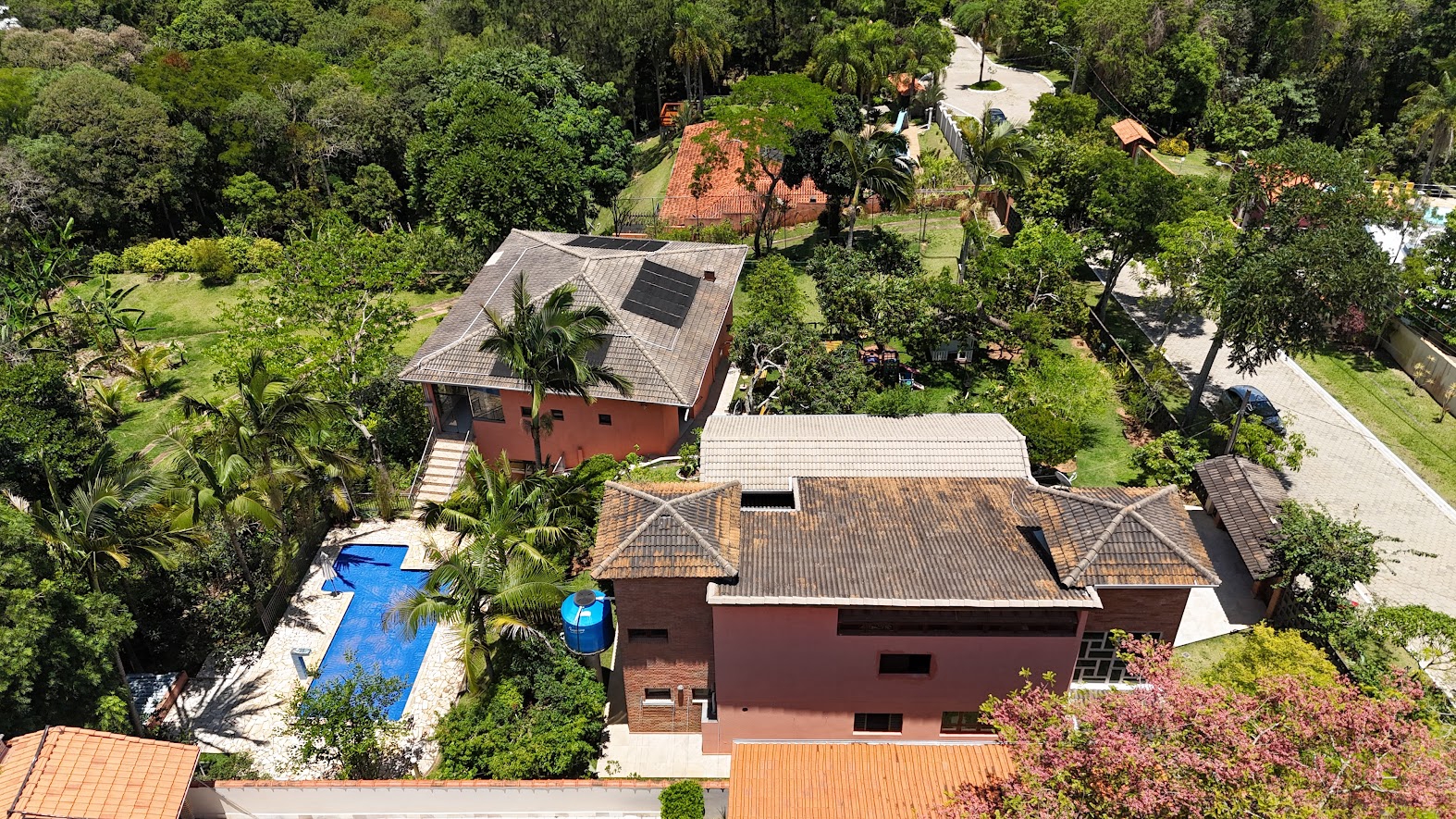 Chácara Mobiliada no Porta do Sol com 8 Suítes e 7.000 m² |