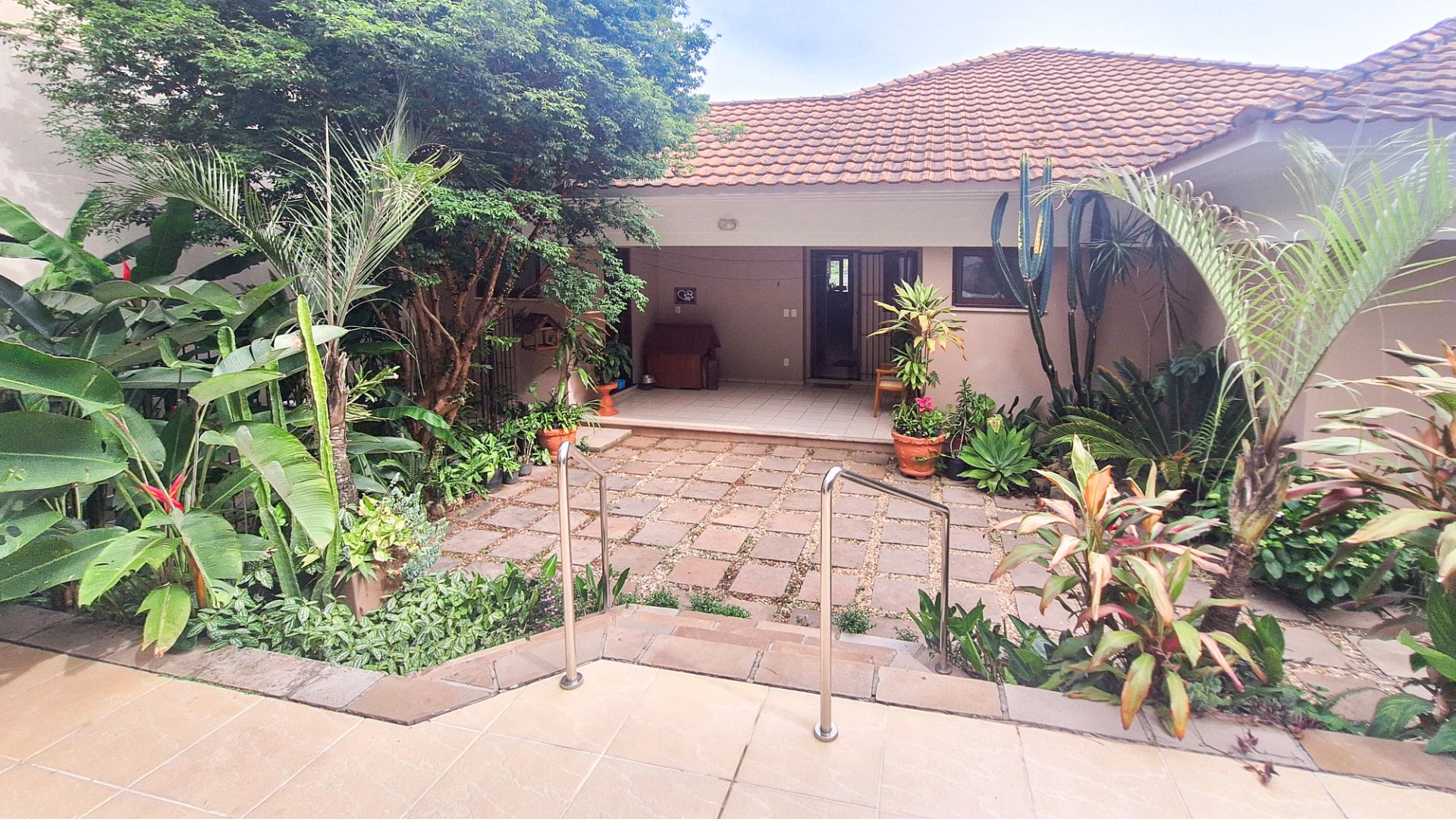 Casa no Santo Inacio com 4 dormitórios e piscina - Foto 17