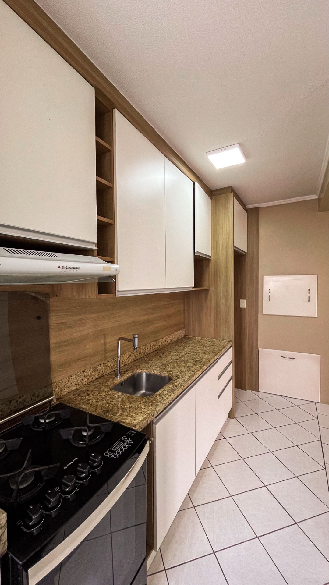 Apartamento no Higienópolis com 3 Dormitórios e sacada - Foto 7