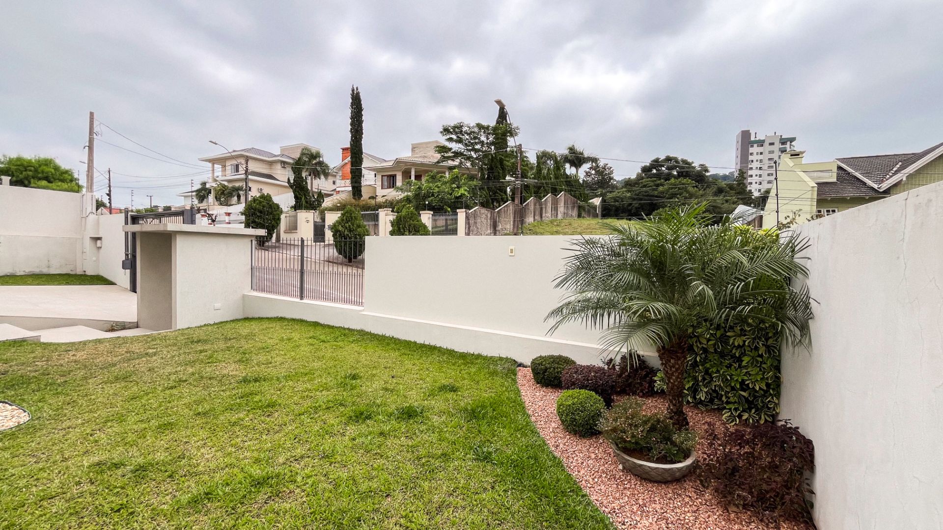Casa no Santo Inácio com 4 dormitórios, 3 Suítes e Piscina - Foto 32