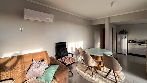 Apartamento no Centro com 2 dormitórios, suíte e sacada - Foto 11