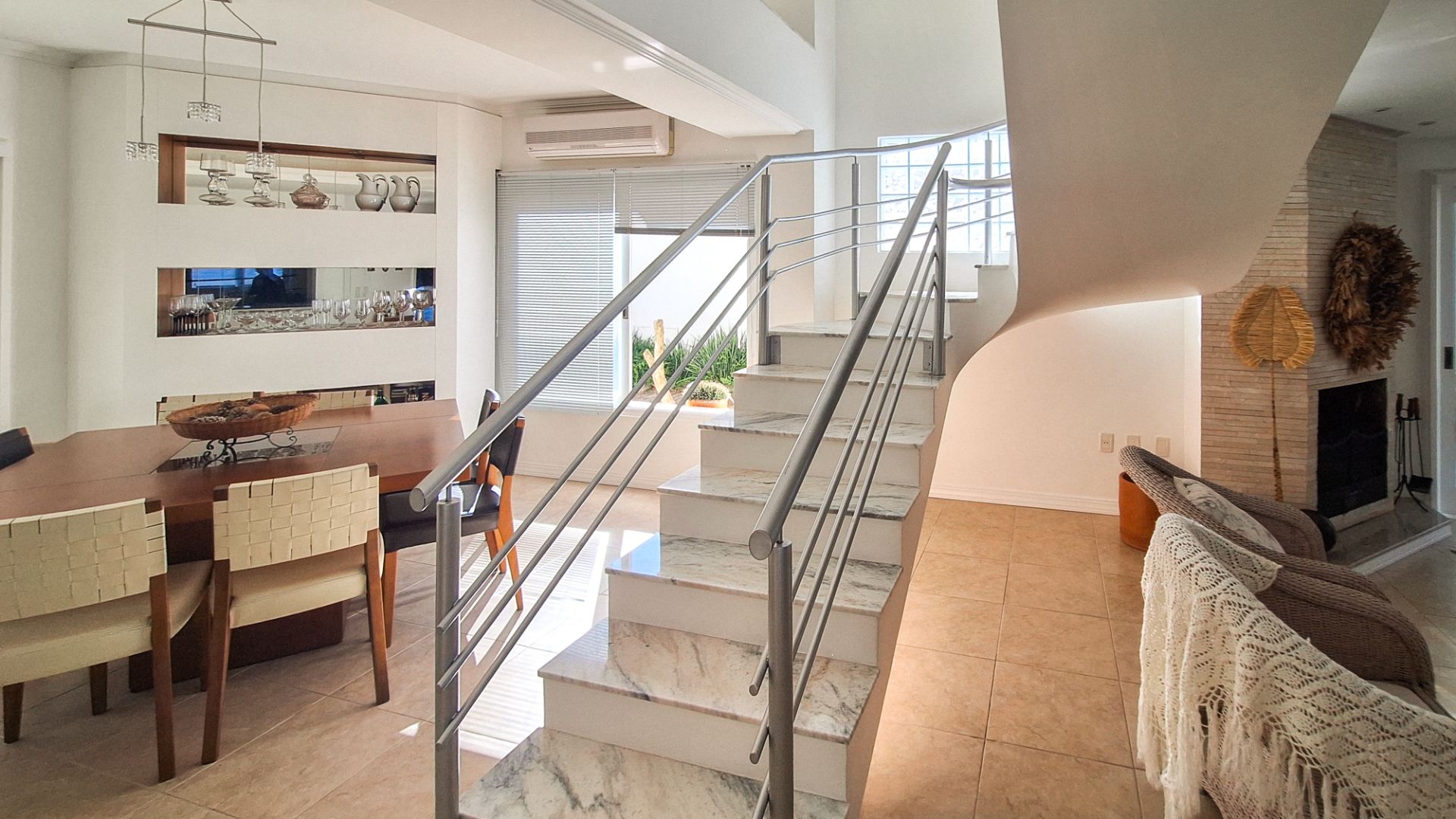 Casa no Santo Inácio com 3 dormitórios e pátio com piscina - Foto 28