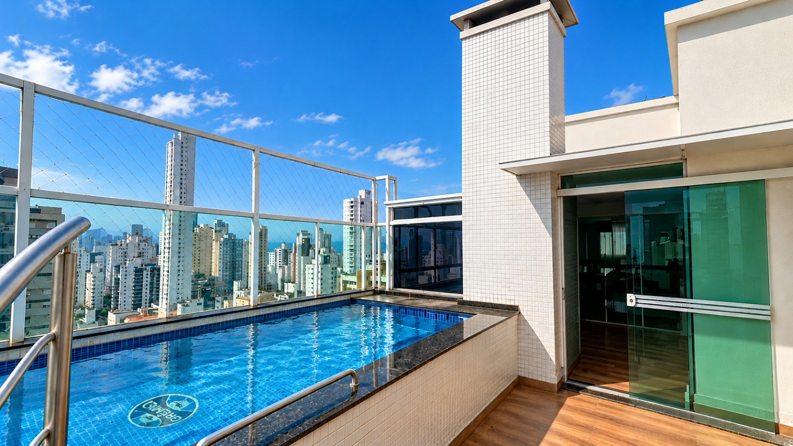 Cobertura Duplex à venda no edifício Casa de Urano em Balneário Camboriú