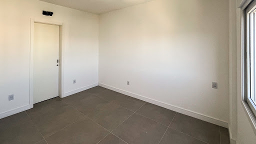 Apartamento Centro com 2 Dormitórios, suíte e Sacada Ampla. - Foto 9