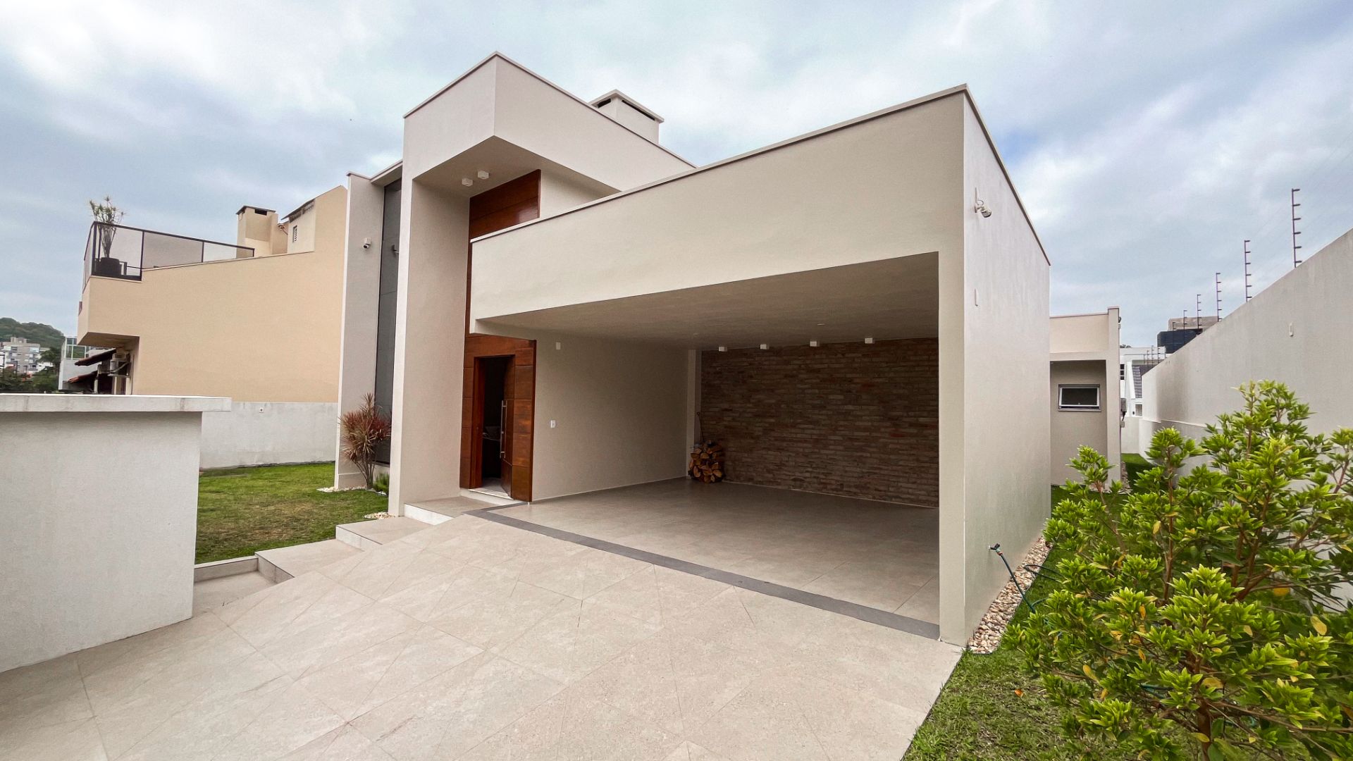 Casa no Santo Inácio com 4 dormitórios, 3 Suítes e Piscina - Foto 34