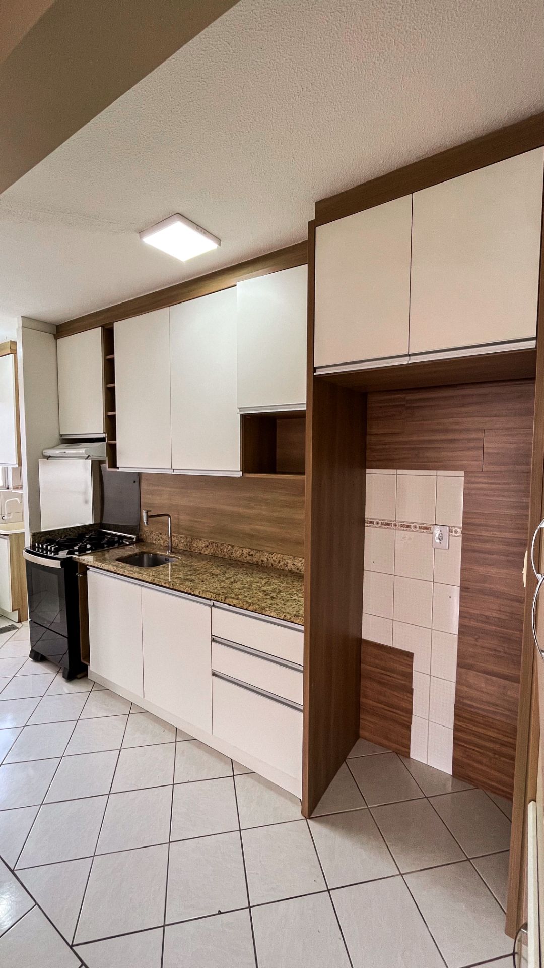Apartamento no Higienópolis com 3 Dormitórios e sacada - Foto 6