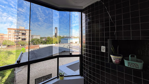 Apartamento no Centro com 1 dormitório e sacada - Foto 4