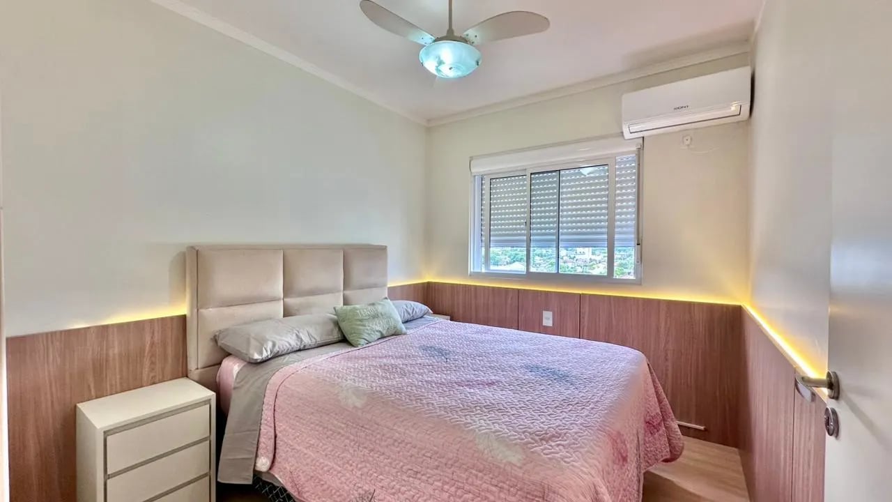 Apartamento Impecável e sacada com vista livre - Foto 7