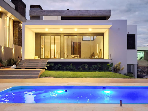Casa de Condomínio no Country com 3 dormitórios e piscina - Foto 6