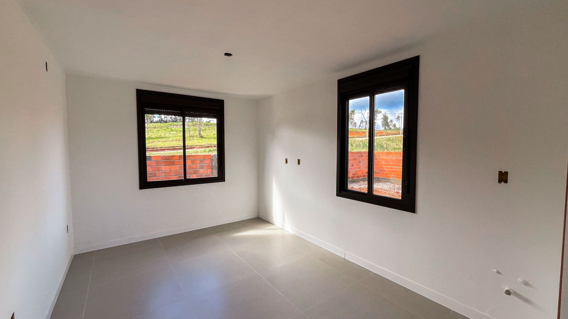 Casa no Jardim das Flores com 3 dormitórios,Suíte e Piscina. - Foto 11