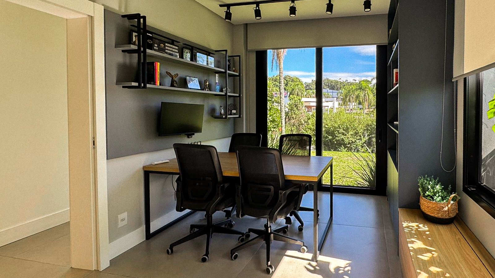 Casa com vista para o lago no Condomínio Belle Ville - Foto 26