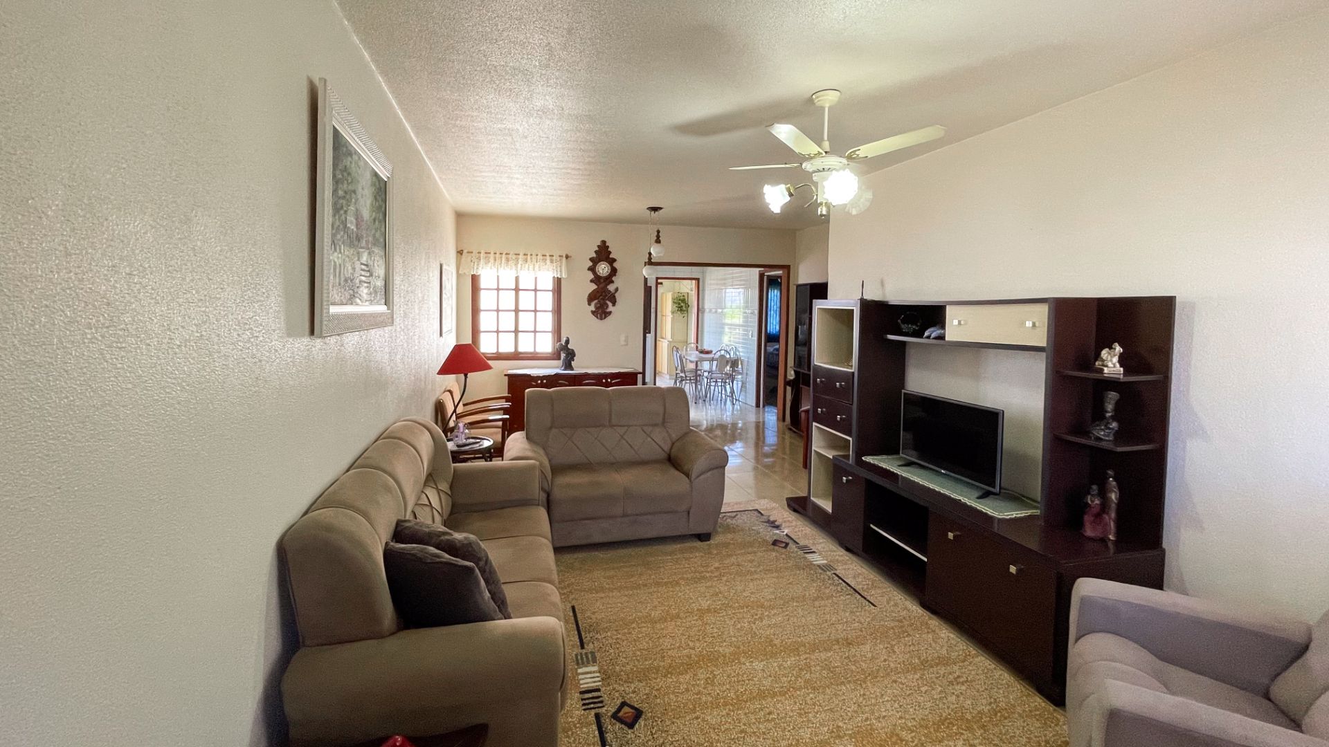 Casa no Goiás com 3 dormitórios e amplo pátio - Foto 3