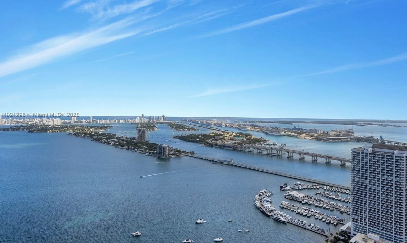 QUANTUM ON THE BAY - 458624969 — foto 4