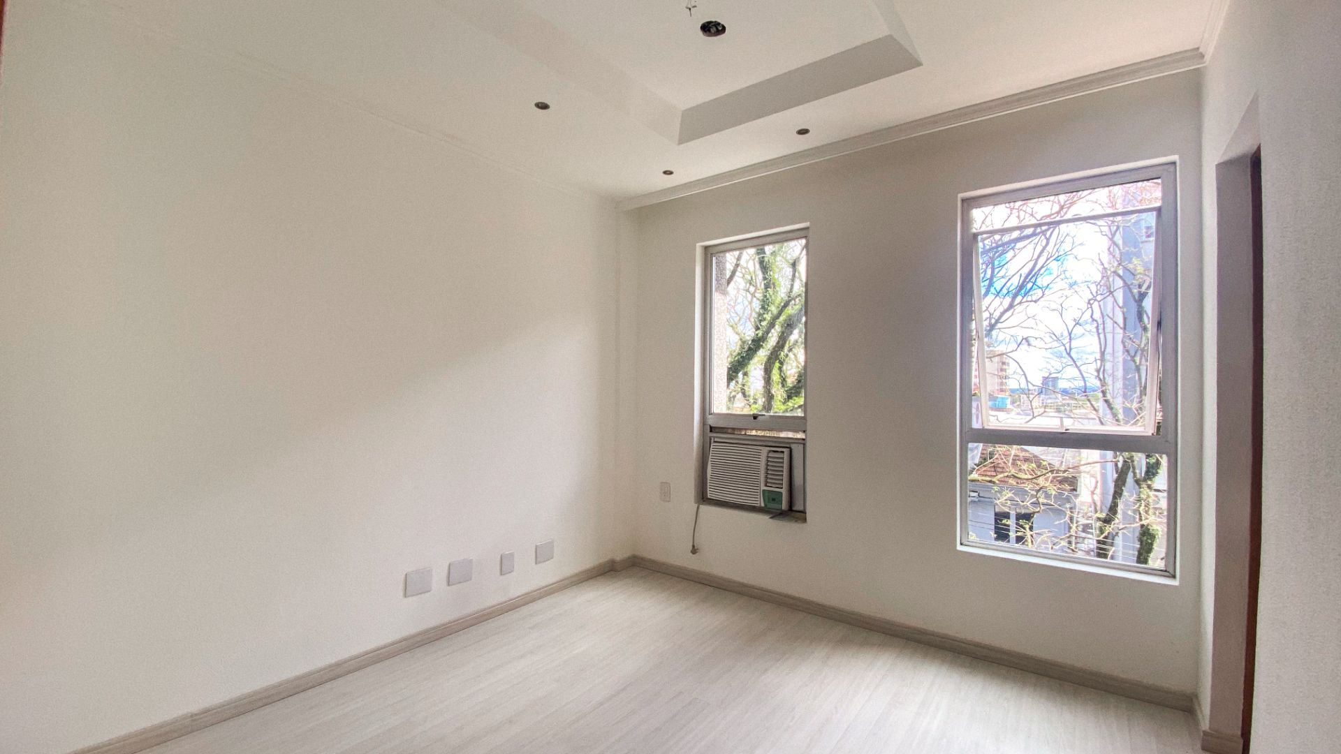Sala no Centro Comercial Embaixador com 42m²
