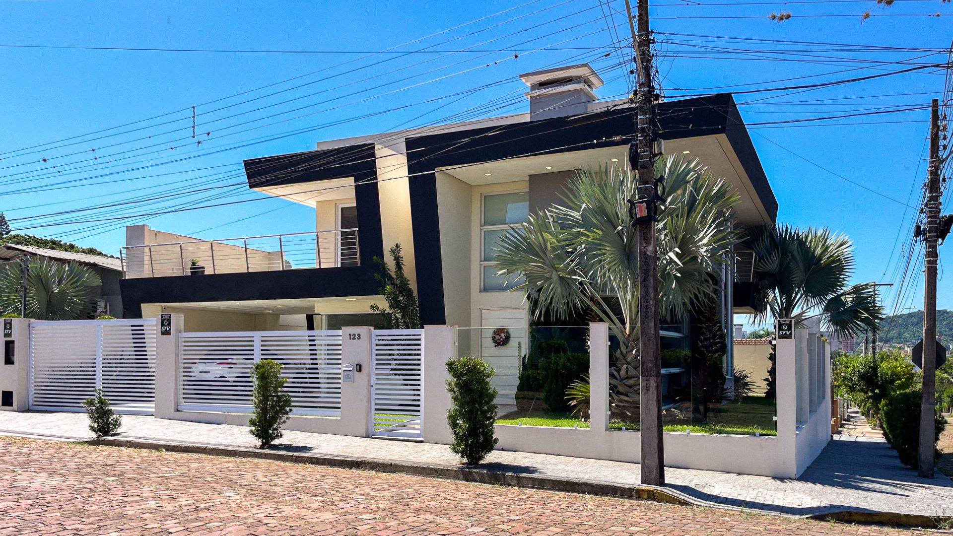 Casa no Goiás com 3 dormitórios, closet e piscina