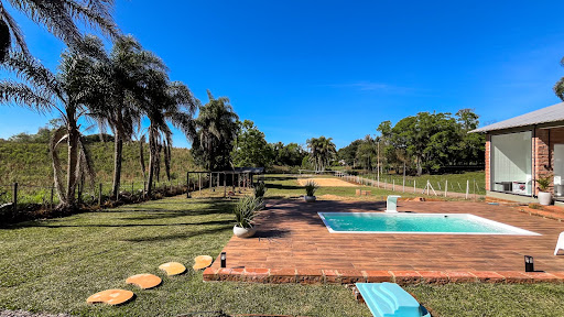 Chácara no Country com 2 dormitórios, suíte, piscina e sauna - Foto 23