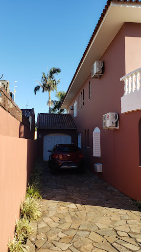 Casa no Universitário com 4 dormitórios e amplo pátio - Foto 28