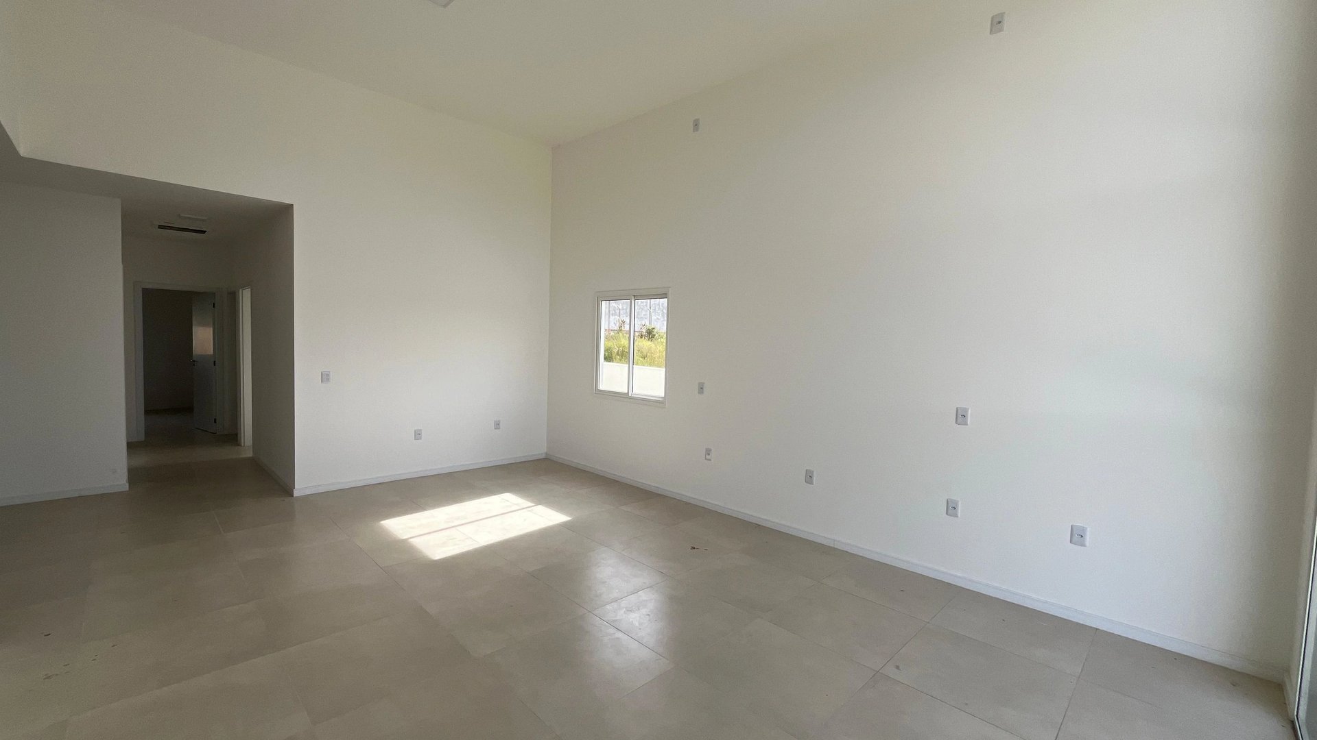 Casa com 3 dormitórios, 1 suíte e 2 vagas de garagem - Foto 8