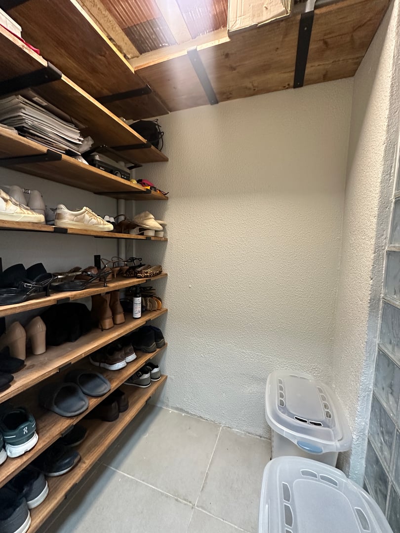 SOBRADO TRIPLEX SEMIMOBILIADO EM NOSSA SENHORA DA SAÚDE — foto 12