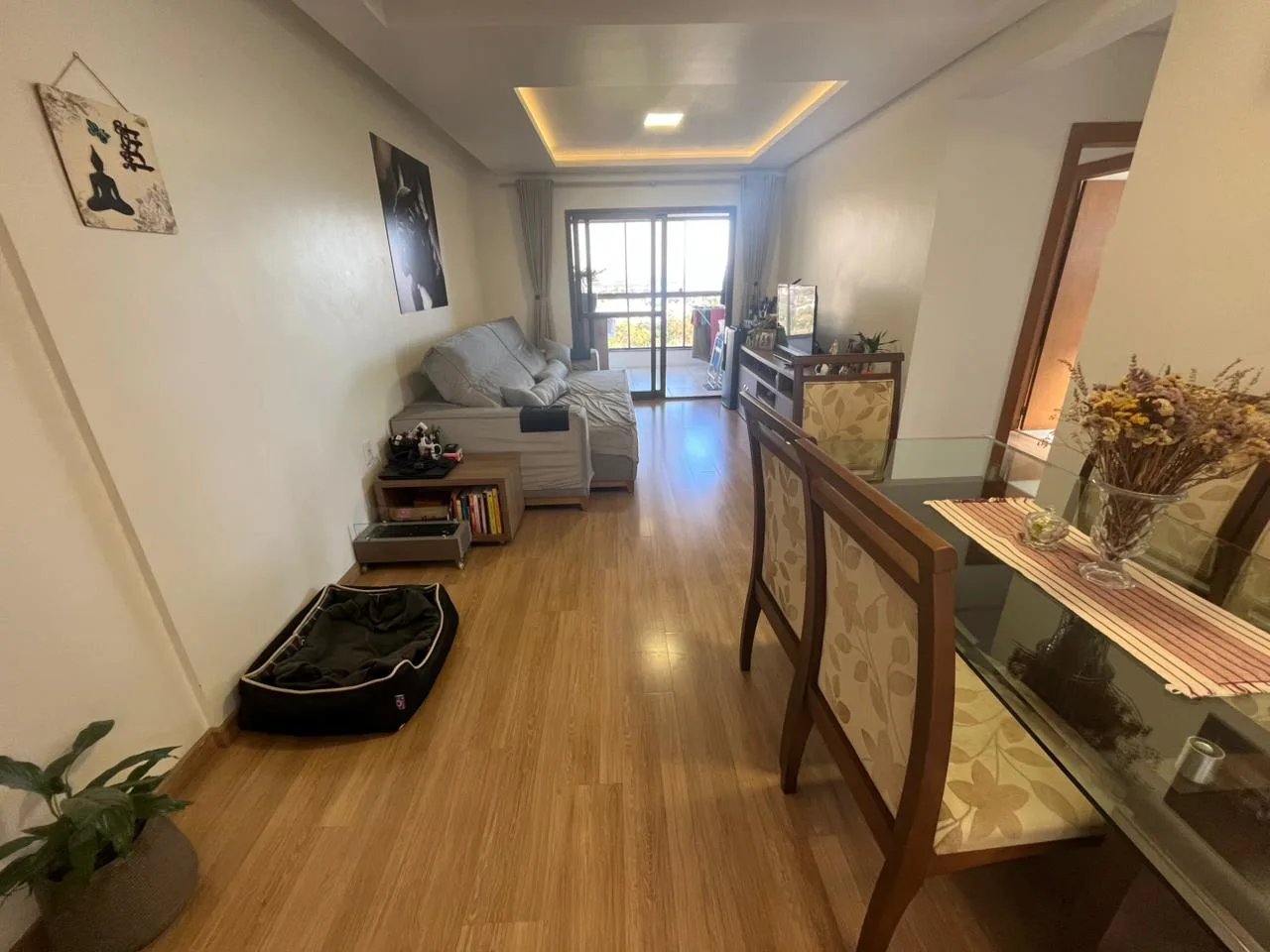 Apartamento semimobiliado no Centro com 2 dormitórios, sendo 1 suíte com ótima vista para o pôr do sol. - Foto 17