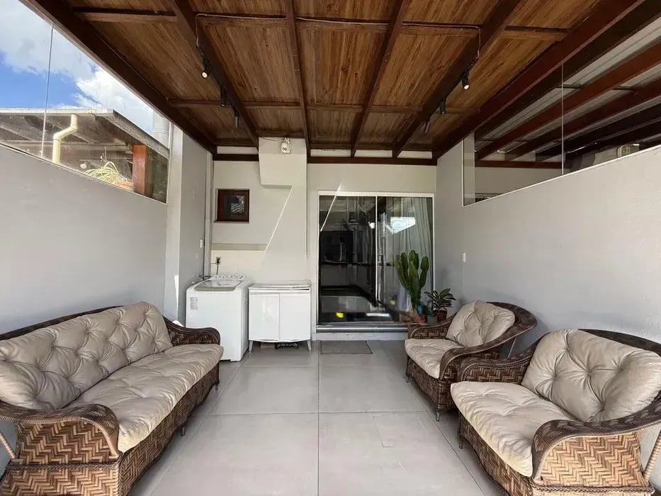 Duplex no bairro Arroio Grande com 2 dormitórios e pátio - Foto 10