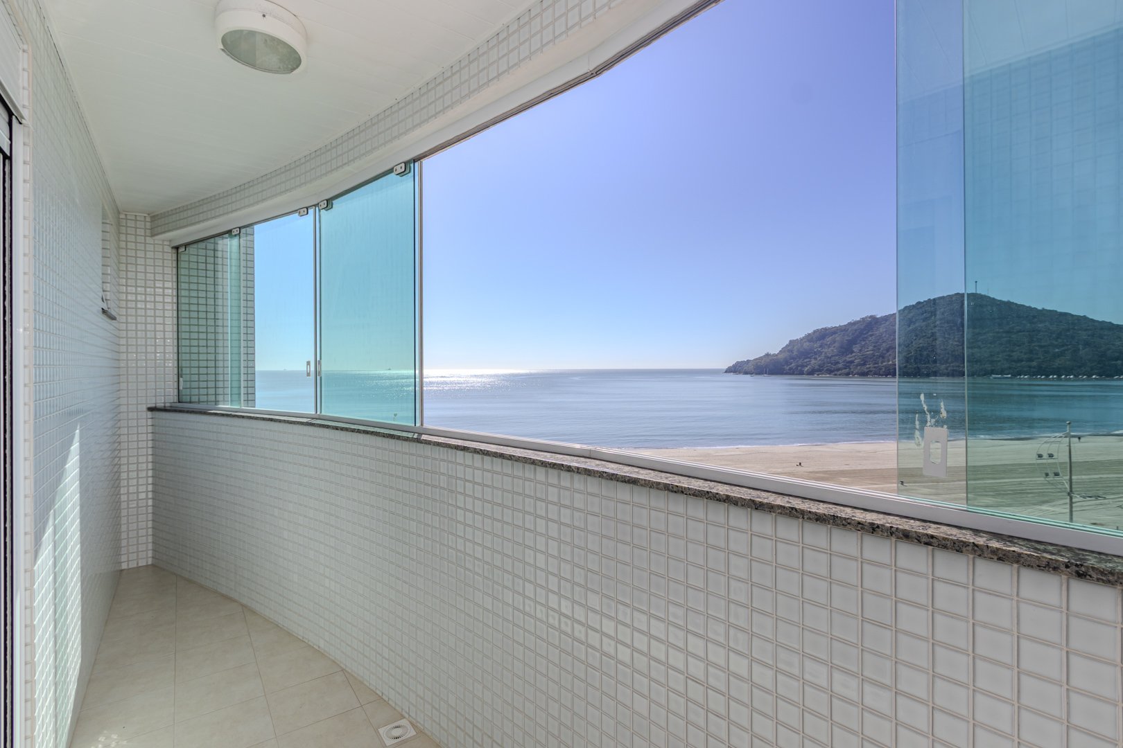 Apartamento Frente Mar em Villa Cora à venda no centro de Balneário Camboriú — foto 17