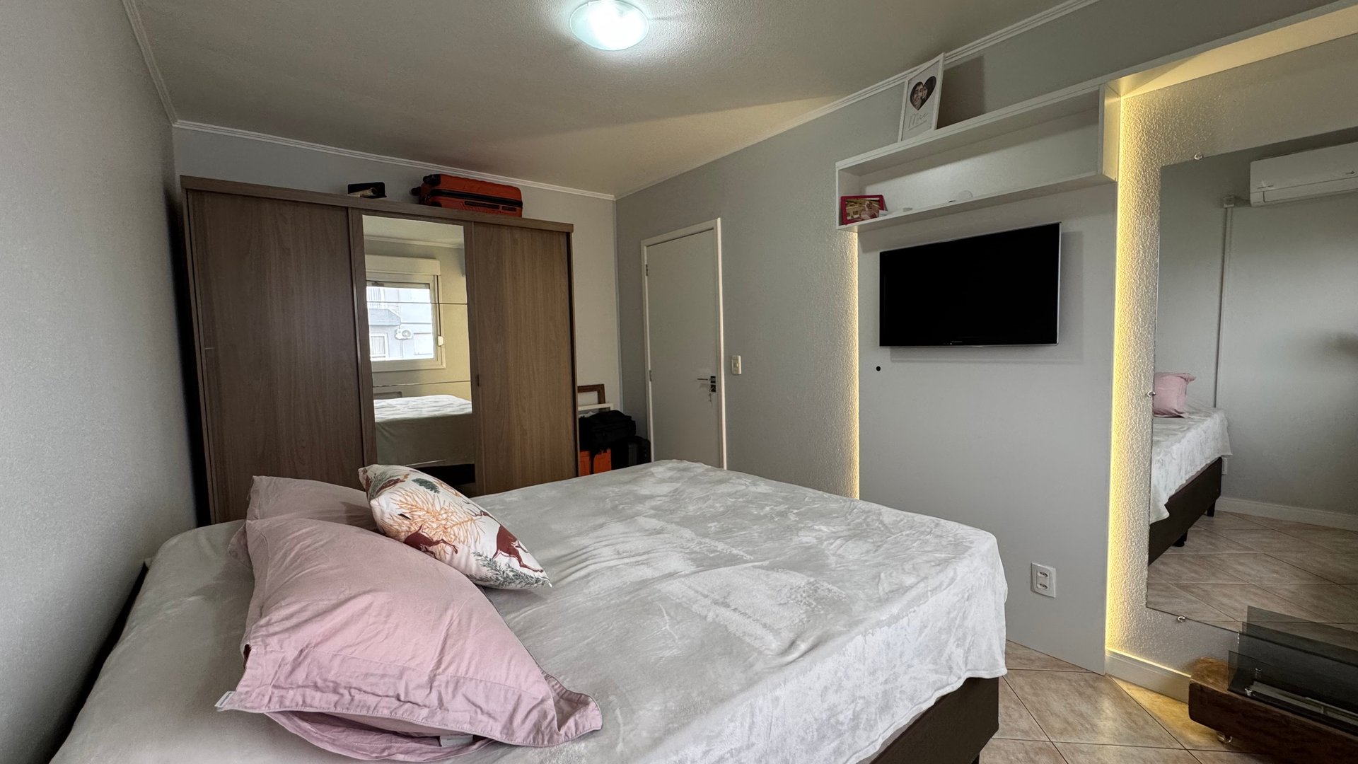 Apartamento de 2 dormitórios semi mobiliado - Foto 14