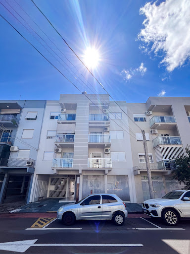 Apartamento no Centro com 2 dormitórios e sacada - Foto 16