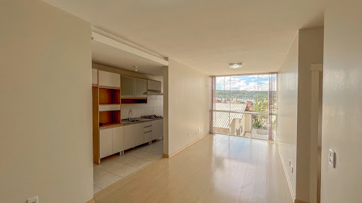 Apartamento no Parque Independência com 2 dormitórios