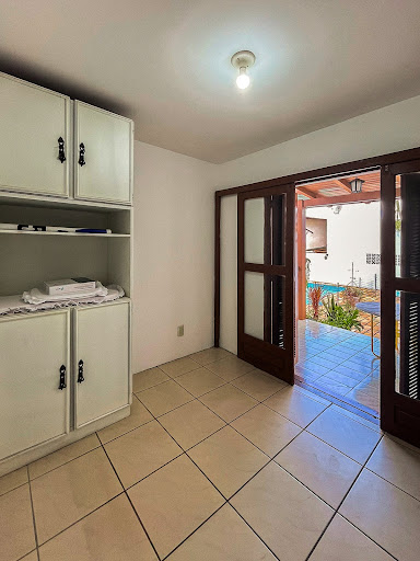 Casa de esquina no Centro com 3 dormitórios e piscina - Foto 19