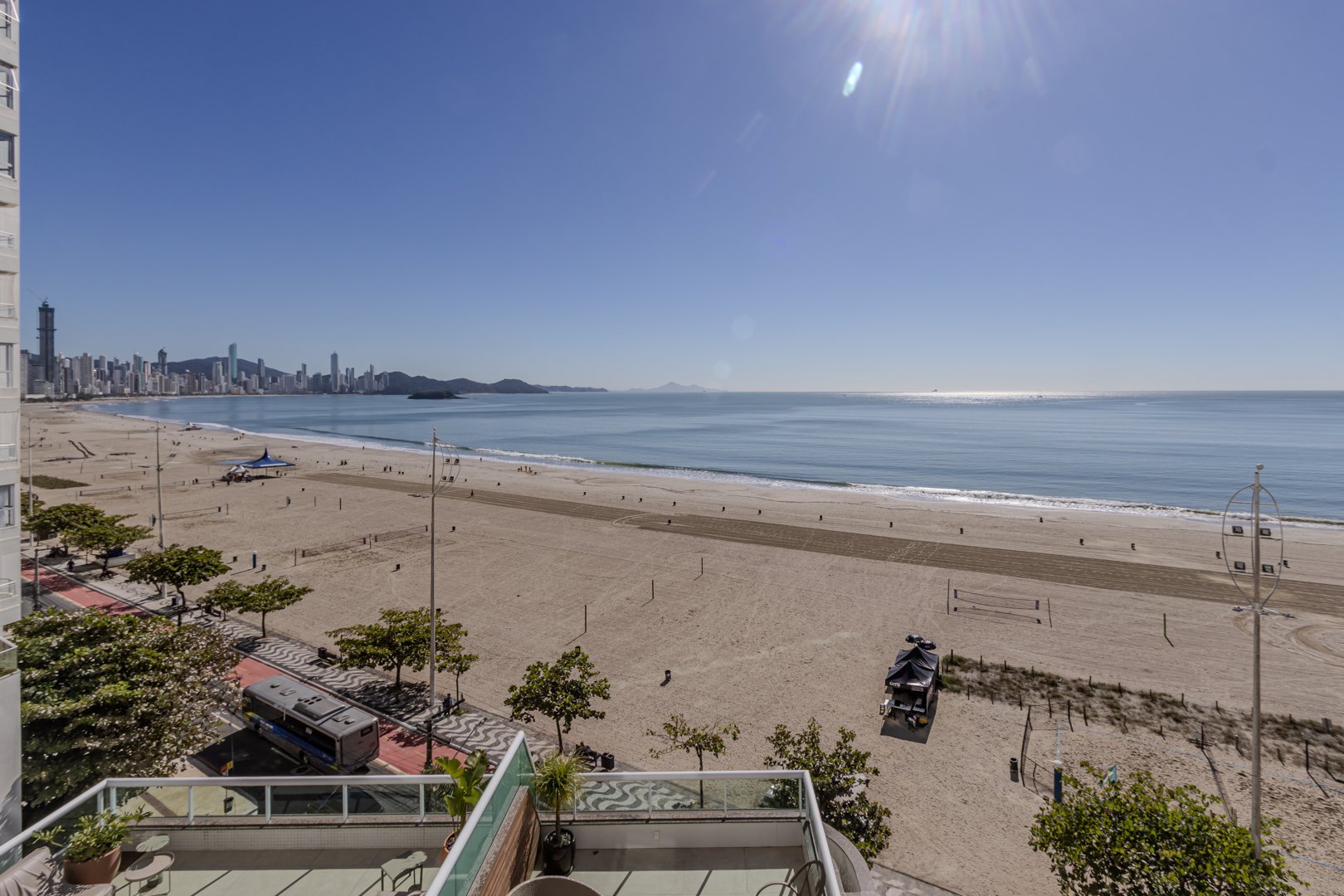 Apartamento Frente Mar em Villa Cora à venda no centro de Balneário Camboriú — foto 8