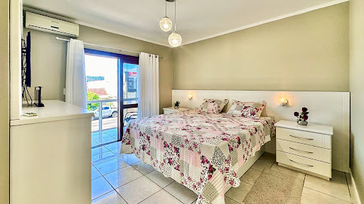 Casa no Goiás com 3 dormitórios e piscina - Foto 11