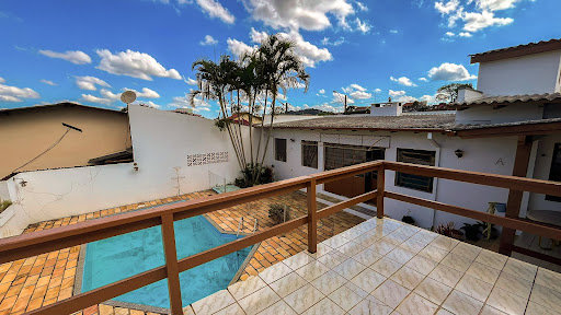 Casa de esquina no Centro com 3 dormitórios e piscina - Foto 3