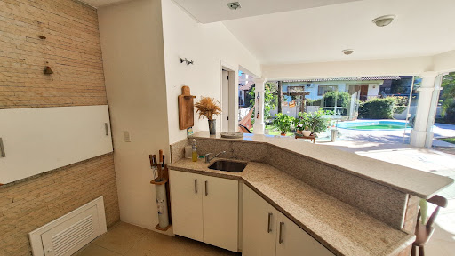 Casa no Santo Inácio com 3 dormitórios e pátio com piscina - Foto 13