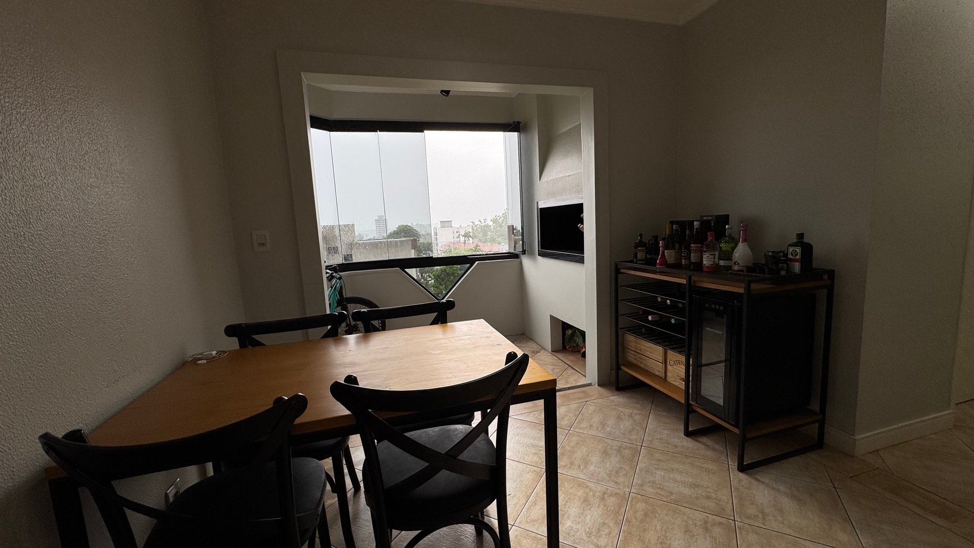 Apartamento de 2 dormitórios semi mobiliado - Foto 3