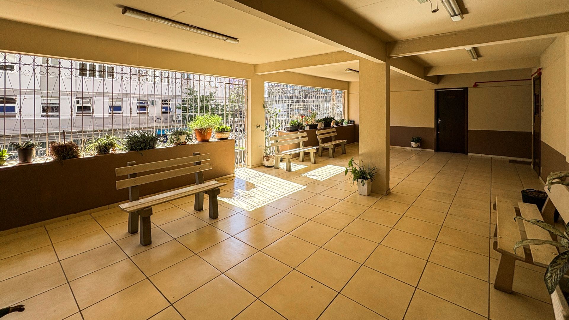 Apartamento no Edifício Tirol com 2 dormitórios, sendo 1 suíte - Foto 20