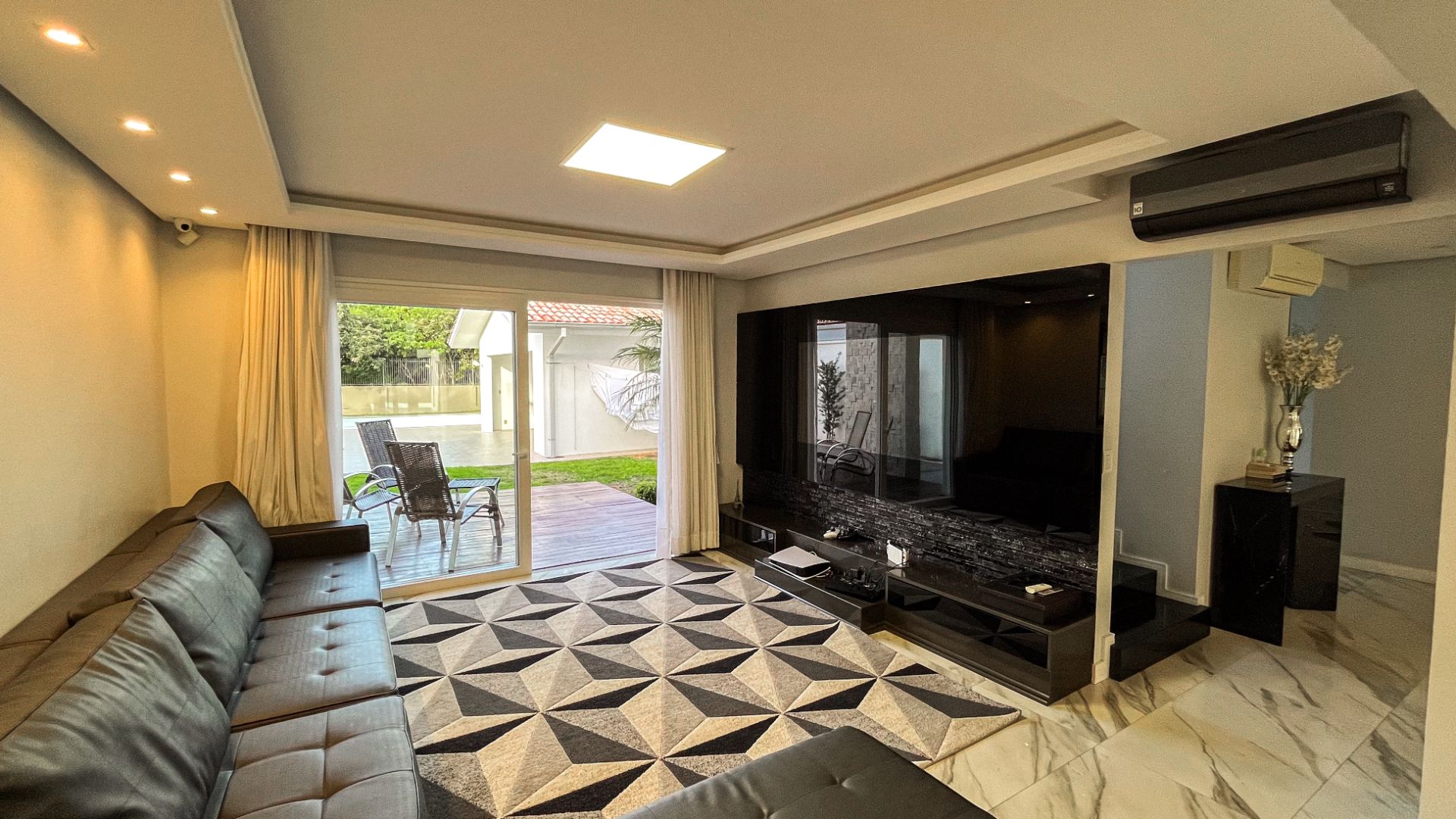 Casa no Goiás com amplo pátio com piscina e 4 dormitórios - Foto 5