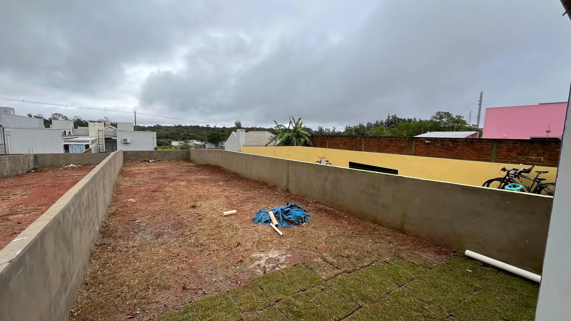 Geminado com pátio amplo - Foto 9