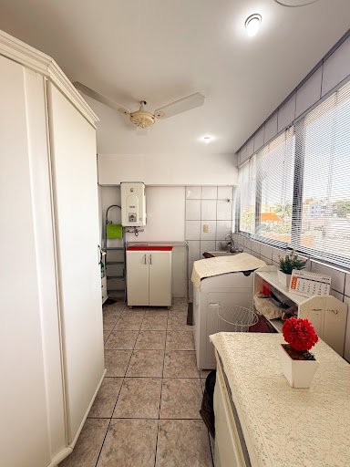 Apartamento no Santo Inácio com 3 dormitórios e sala ampla - Foto 12